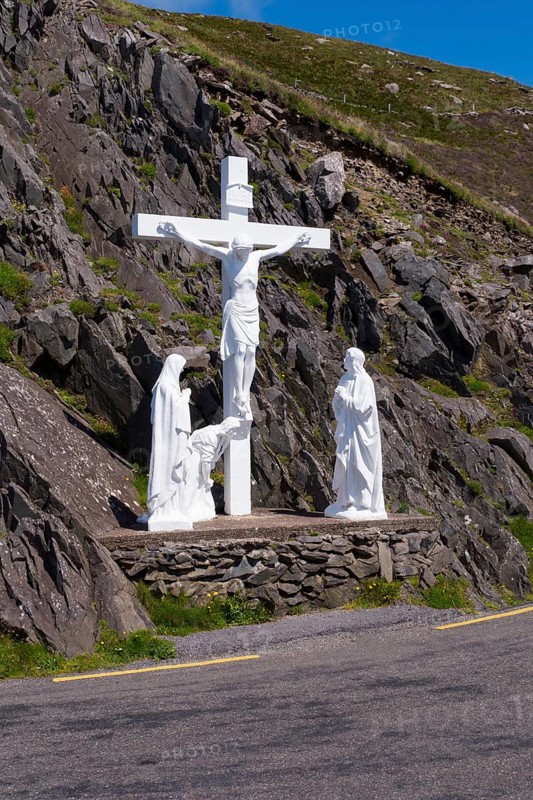 Cross at Slea Head Drive, Dingle Peninsula, County Kerry, Ireland, Europe