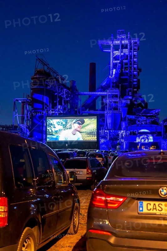 Drive-in cinema Dortmund, against the backdrop of the former blast furnace plant Phönix-West in Dortmund-Hörde, temporary film screening, event in compliance with contact restrictions, effects of the corona crisis in Germany