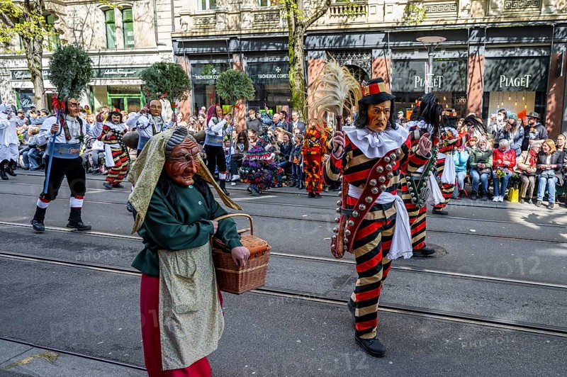 Participants dressed up as jesters from the guest canton of Schwyz, jesters' symposium of the Märchler carnival societies, parade of historically costumed guildsmen, Sechseläuten or Sächsilüüte, Zurich Spring Festival, Zurich, Switzerland, Europe
