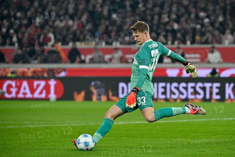 Goalkeeper Alexander Nübel VfB Stuttgart (33) Action MHPArena, MHP Arena Stuttgart, Baden-Württemberg, Germany, Europe