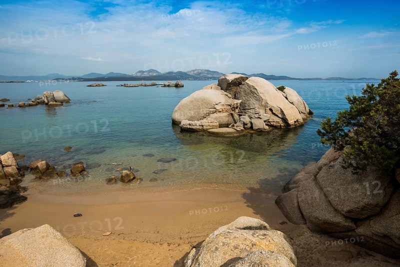 Lonely beach with granite rocks, Spiaggia Li Cuncheddi, Capo Ceraso, near Olbia, Sardinia, Italy, Europe