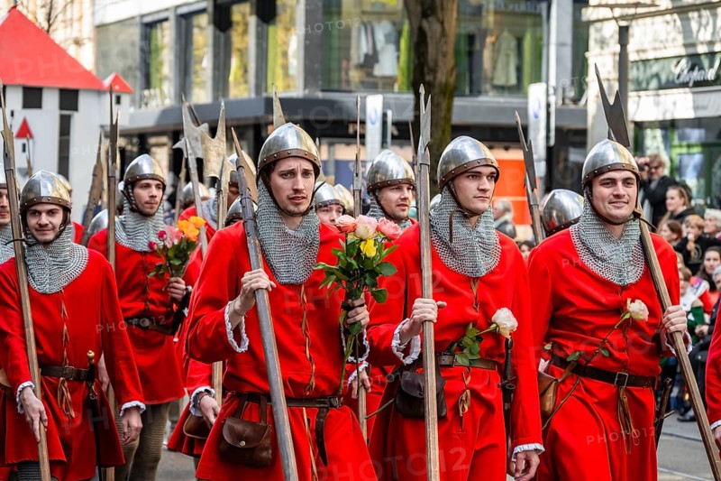 Parade of historically costumed guildsmen, Sechseläuten or Sächsilüüte, Zurich Spring Festival, Zurich, Switzerland, Europe