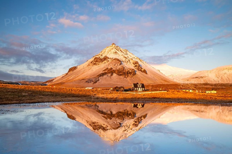 Mountain reflected in a small lake, Arnarstapi, Snäfellsnes Peninsula, Snæfellsnes, West Iceland, Iceland, Europe