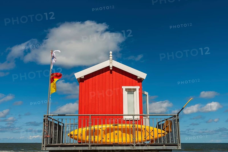 Hut for lifeguards, red, observation tower, rescue tower, beach, neutral, North Sea island, Langeoog, Germany, Europe