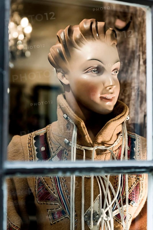Mannequin, mannequin head, mannequin, shop window, fashion, headgear, jacket, clothing, shop, shop, shopping, shopping, window, display, buy, offer, economy, Scandinavia, Sweden, Europe