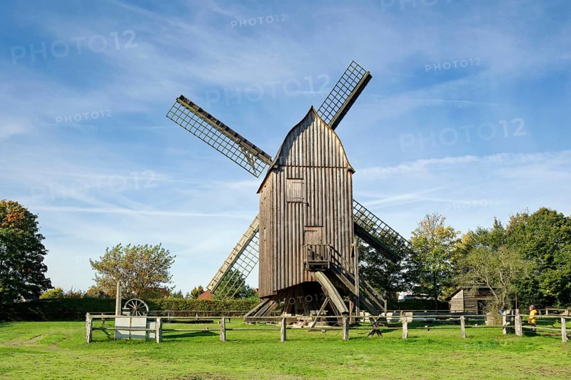 Historic Groß Ernsthof windmill, Klockenhagen open-air museum, historic Mecklenburg village, Mecklenburg farmhouses, Klockenhagen, Mecklenburg-Western Pomerania, Germany, Europe
