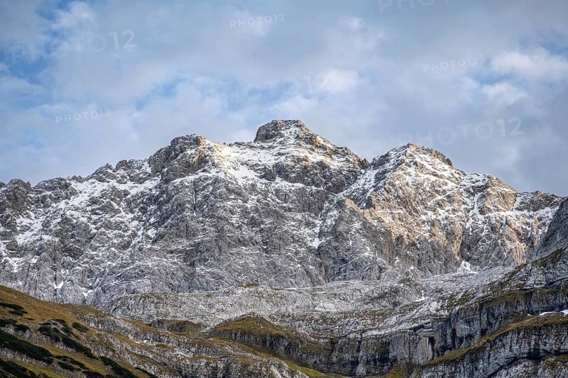Rocky, steep summit of the Schafkarspitze, Karwendel Mountains, Alpenpark Karwendel, Tyrol, Austria, Europe