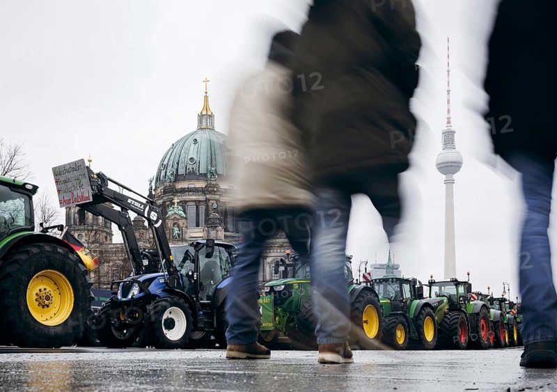 Street blockades in the centre of Berlin, taken during the farmers' protests in Berlin, 15.01.2024