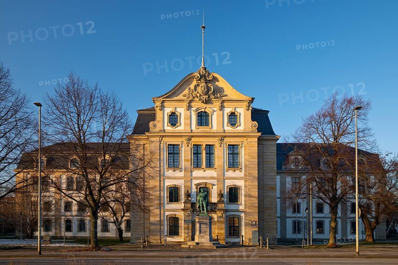Lower Saxony State Archives with General Graf von Alten Memorial, Hanover, Lower Saxony, Germany, Europe
