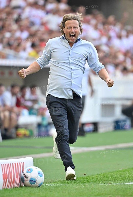 Goal celebration Coach Bo Henriksen 1. FSV Mainz 05 MHPArena, MHP Arena Stuttgart, Baden-Württemberg, Germany, Europe