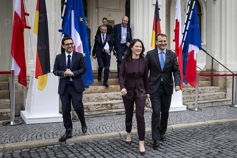 Annalena Bärbock (Alliance 90/The Greens), Federal Foreign Minister, Stephane Sejourne, Minister for Europe and Foreign Affairs of the French Republic, and Rados˜Çaw Sikorski, Minister for Foreign Affairs of the Republic of Poland, photographed in Weimar, 22 May 2024. Photographed on behalf of the Federal Foreign Office