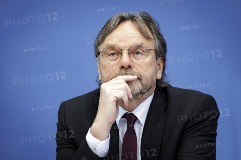 Michael Groß, Chairman of the Executive Board of the AWO Federal Association, spoke at a press conference on the topic of Averting cuts, securing future investments: In favour of a change of course in financial and budgetary policy at the Federal Press Conference. Berlin, 11.04.2024