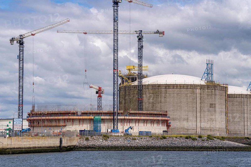 Construction of a 180, 000 cubic metre LNG storage tank, it will be the fourth tank of the Gate Terminal, LNG import terminal tanks for liquefied natural gas, owned by Vopak and Gasunie, the tanks supply the Netherlands and other European countries with gas, in the seaport of Rotterdam, Maasvlakte, Rotterdam Netherlands