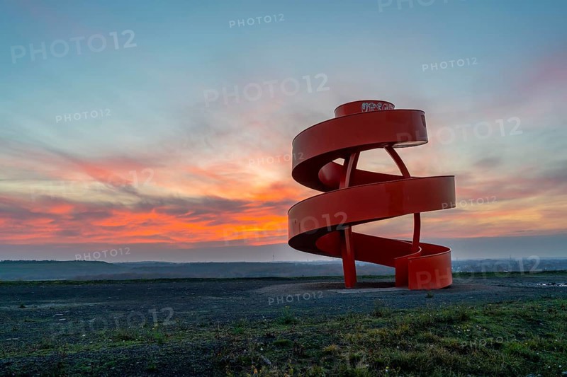 Sculpture Haldenzeichen, observation tower, Humbert spoil tip, part of the Lippepark in Hamm, 5 spoil tips were connected to form a kind of leisure landscape area, Hamm, North Rhine-Westphalia, Germany, Europe