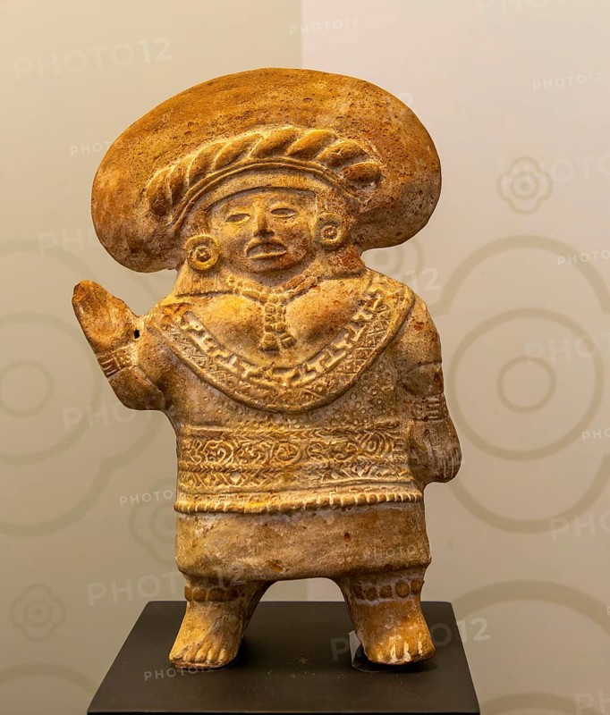 Figurine model woman with a child on her back, Jaina, Late Classic period, Mayan archaeological museum, Fort San Jose, Campeche, Mexico, Central America