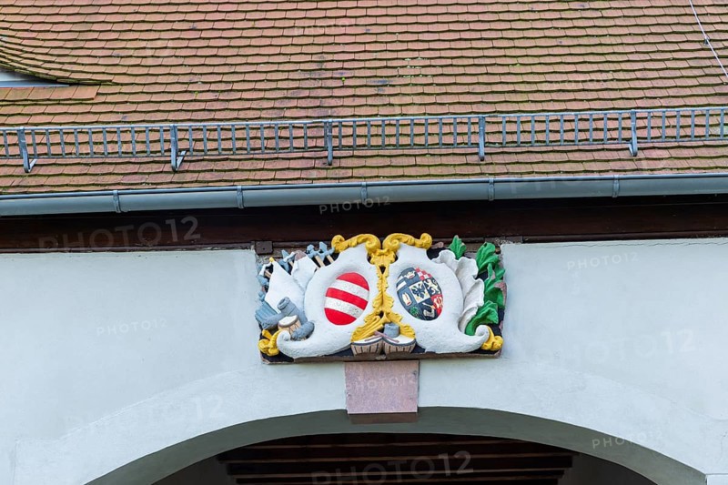 Neusorge Castle, family coat of arms on the tower house, Zschöppichen, Zschöppichen, Saxony, Germany, Europe