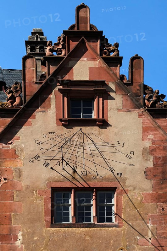 Heidelberg castle ruins, destroyed in 1689, sundial on the glass hall building, built 1544-1556 under Elector Friedrich II, castle courtyard, Heidelberg, Baden-Württemberg, Germany, Europe