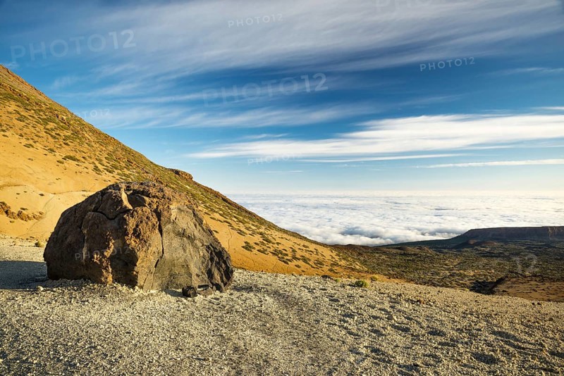Lava balls, Teide eggs, Huevos del Teide, Montana Blanca, Picio del Teide, 3718m, Parque Nacional de las Cañadas del Teide, Teide National Park, UNESCO World Heritage Site, Tenerife, Canary Islands, Spain, Europe