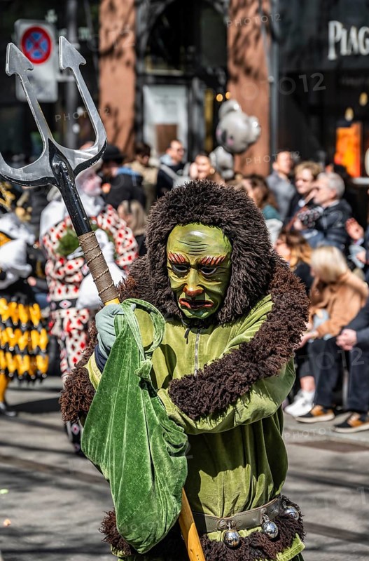 Participants dressed up as jesters from the guest canton of Schwyz, jesters' symposium of the Märchler carnival societies, parade of historically costumed guildsmen, Sechseläuten or Sächsilüüte, Zurich Spring Festival, Zurich, Switzerland, Europe