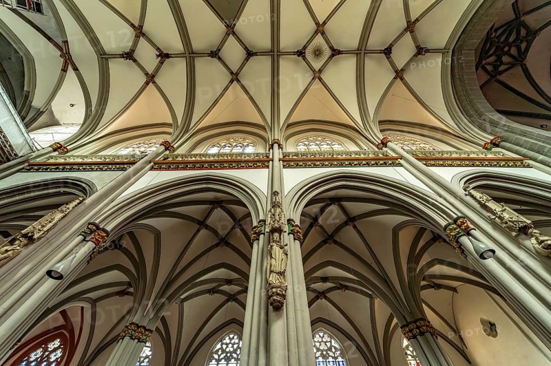 Ceiling and columns in the interior of St Viktor's Catholic Church in Xanten, Lower Rhine, North Rhine-Westphalia, Germany, Europe