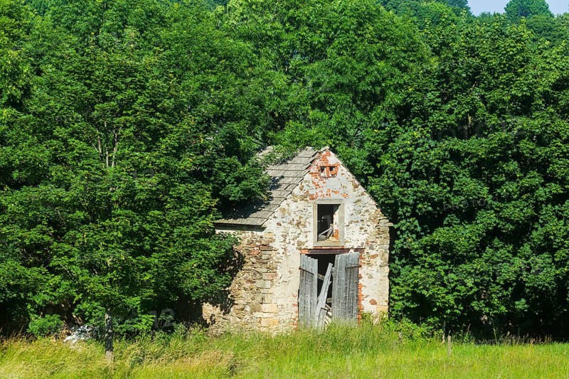 Dilapidated agricultural buildings