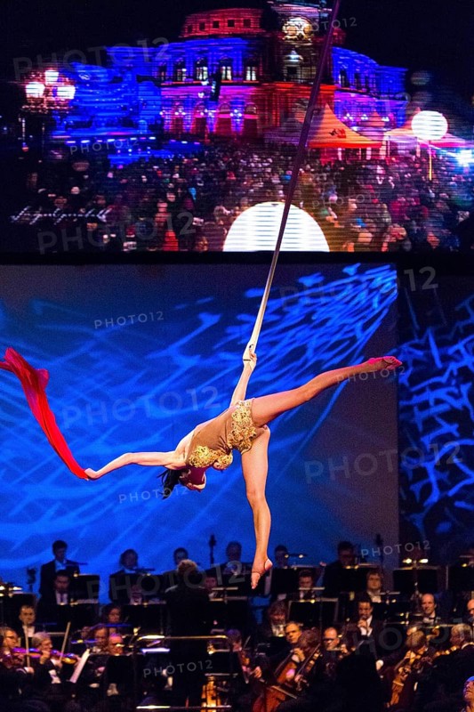 8th SemperOperaball, Ivan & Tatyana, straps