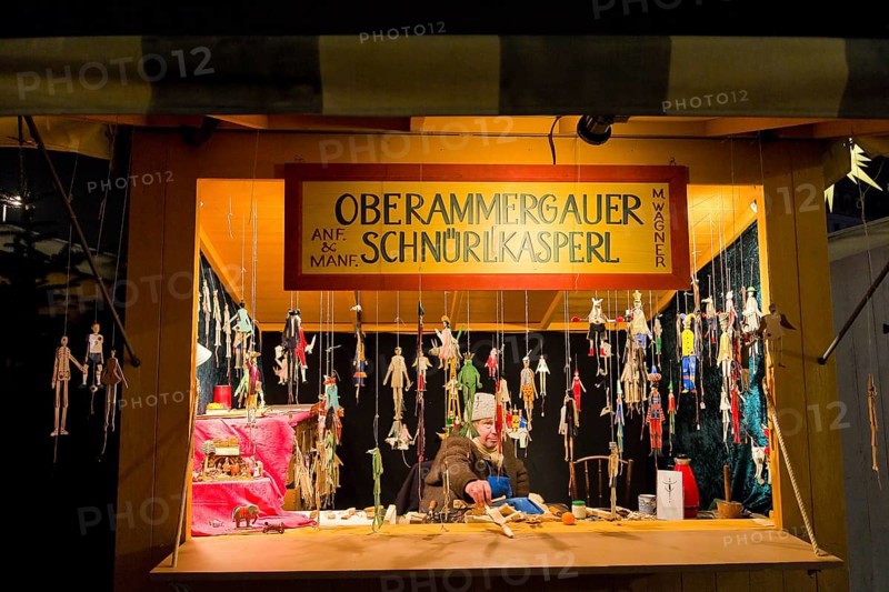 (Copyright © Sylvio Dittrich +49 1772156417) Christmas market on the Neumarkt at the Frauenkirche in Dresden