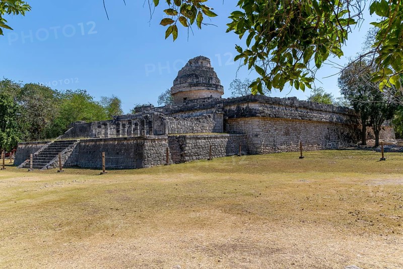 Observatory building, El Caracol, Chichen Itzá, Mayan ruins, Yucatan, Mexico, Central America