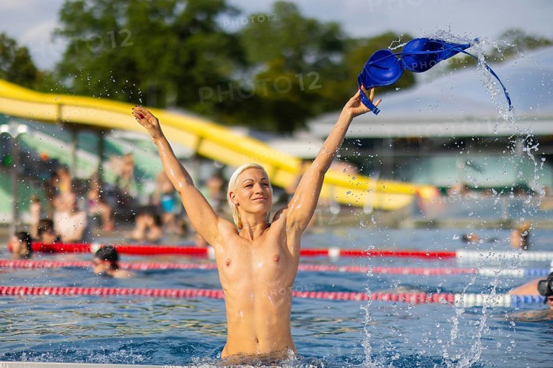 From now on, topless bathing and swimming is allowed in the swimming pools of the city of Dresden. The previously valid bathing regulations have been amended to this effect. Accordingly, the swimwear must now only completely cover the primary sexual characteristics when staying in the wet area. The new rule applies in all municipal outdoor and indoor swimming pools, Dresden, Saxony, Germany, Europe