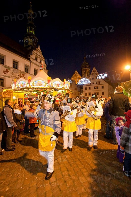 Mountain parade at the Christmas market in Pirna Pirna is a large district town and administrative centre of the district of Saxon Switzerland-Eastern Ore Mountains and the administrative community of Pirna in the Free State of Saxony, district of Dresden. It is considered the gateway to Saxon Switzerland