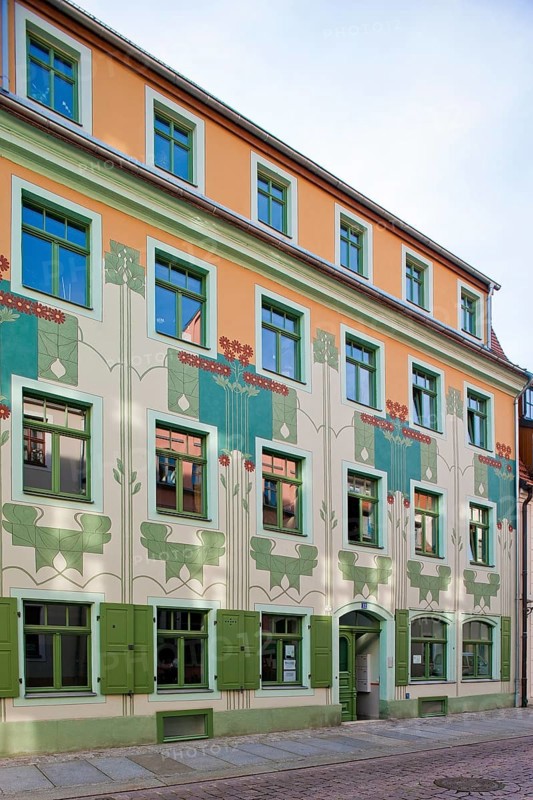 Pirna is a large district town and the administrative seat of the Sächsische Schweiz-Osterzgebirge district and the Pirna administrative community in the Free State of Saxony, Dresden administrative district. It is considered the gateway to Saxon Switzerland