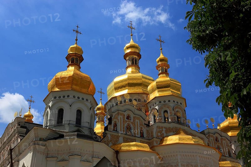 The Uspensky Cathedral with golden domes, part of the Kiev Cave Monastery, Holy Mary Ascension Monastery, Pecherskaya Lavra, Kiev, Ukraine, Europe