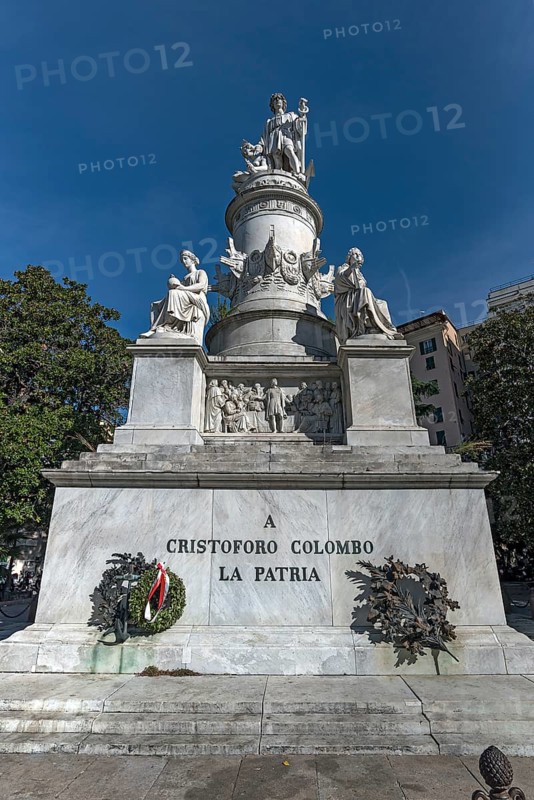 Monumental statue of Christopher Columbus, erected in 1884, Piazza Acquaverde, Genoa, Italy, Europe