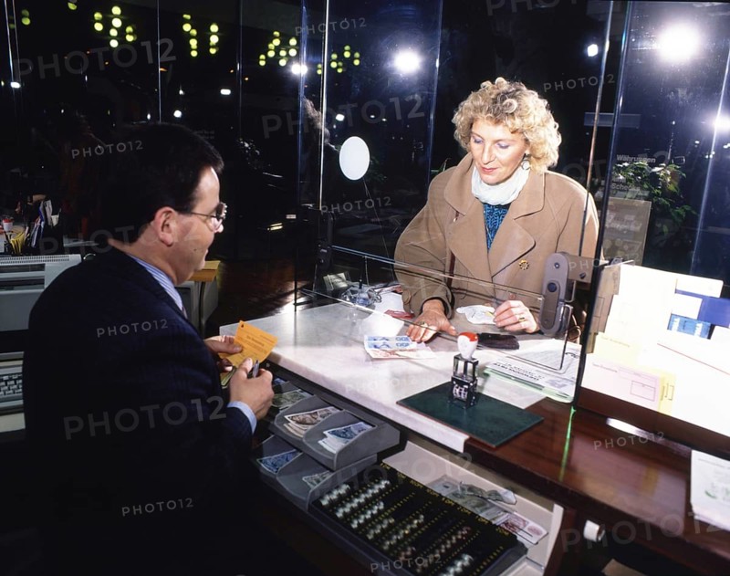 DEU, Germany: The historical slides from the times 80-90s events and persons from politics, culture, working life, medicine a.o. Iserlohn. Sparkasse 80s MR=Yes!