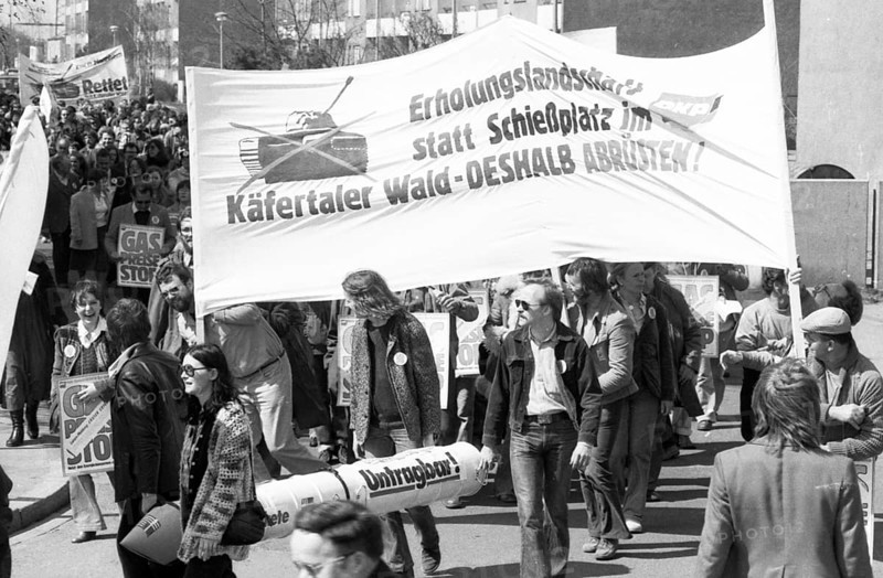 In the municipal election campaign, members and supporters of the German Communist Party (DKP) demonstrated for a price freeze on gas, against arms spending and against a firing range in Kaefertal, Germany, Europe