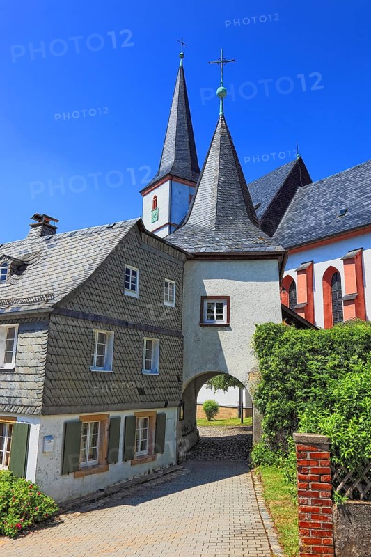 The fortified church Zum Heiligen Geist in Grafengehaig. It is one of the best-preserved and oldest fortified churches in Germany. Kulmbach District, Upper Franconia, Bavaria, Germany, Europe