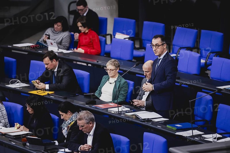 Cem Oezdemir (Buendnis 90 Die Gruenen), Bundesminister fuer Landwirtschaft und Ernaehrung, aufgenommen im Rahmen einer Regierungsbefragung im Deutschen Bundestag in Berlin, 13.12.2023
