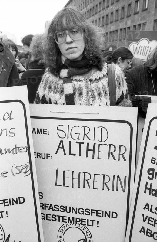 People affected by the Radical Decree and their friends demonstrated against occupational bans 02.02.1980 in Stuttgart. Sigrid Altherr, Germany, Europe