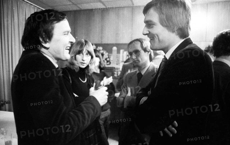 The visit of the Chairman of the FDJ of the GDR, Egon Krenz, to Bonn on 21 March 1980. Gerhard Schroeder and Werner Stuermann (from left), Germany, Europe