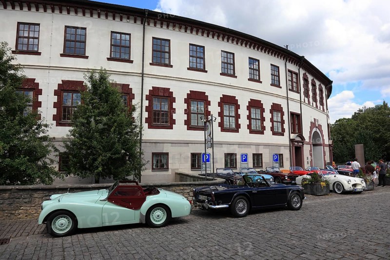 Vintage car parade in front of the castle, round building of Elisabethenburg Castle, Meiningen, Schmalkalden-Meiningen district, Thuringia, Germany, Europe