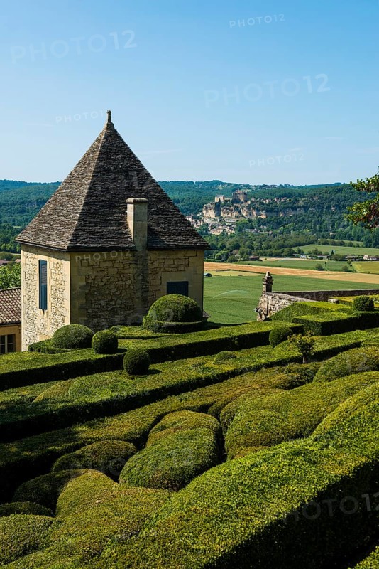 Boxwood garden, Les Jardins de Marqueyssac, Vezac, Dordogne, Périgord, Département Dordogne, Region Nouvelle-Aquitaine, France, Europe