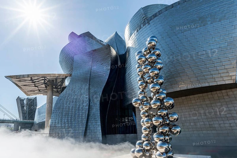 Guggenheim Museum Bilbao, architect Frank O. Gehry, sculpture Tall Tree and the Eye by Anish Kapoor, Bilbao, Basque Country, Spain, Europe