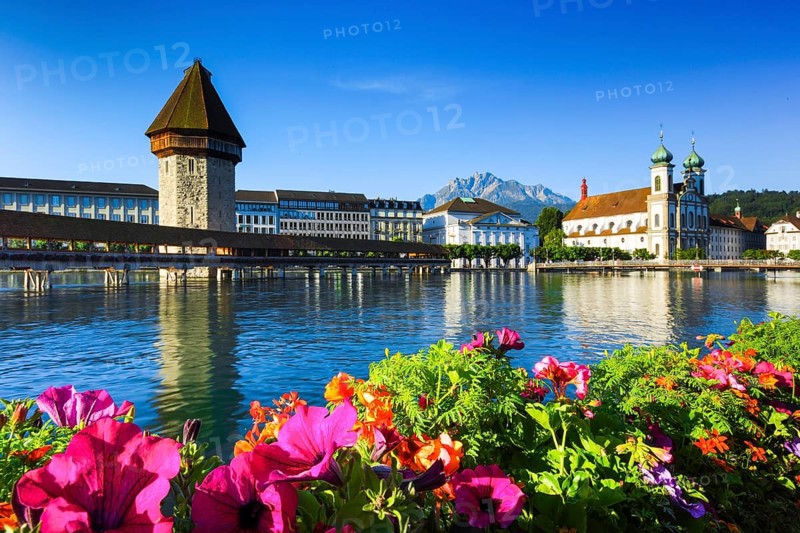 Chapel Bridge with Pilatus, Reuß, Old Town Lucerne, Switzerland, Europe