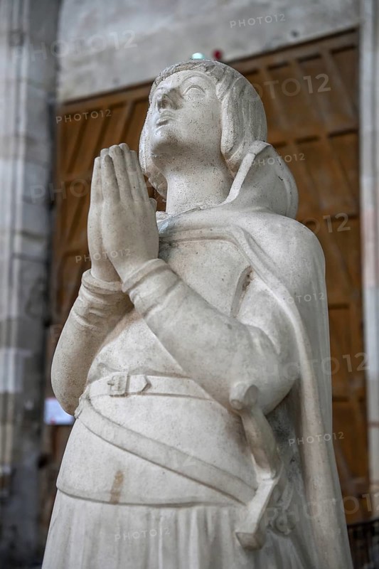 Bust of Joan of Arc, French national heroine, in the Cathédrale Saint-Étienne, Auxerre, Département Yonne, Region Bourgogne-Franche-Comté, Burgundy, France, Europe
