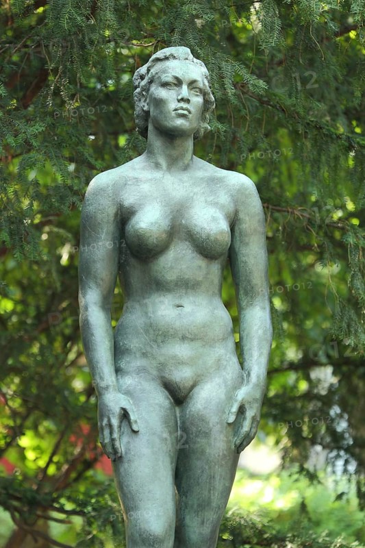 Sculpture Ring of Statues by Georg Kolbe 1954, woman, nude, figure, Rothschildpark, Westend, Main, Frankfurt, Hesse, Germany, Europe
