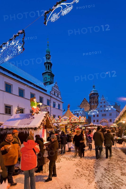 Pirna is a large district town and the administrative seat of the Sächsische Schweiz-Osterzgebirge district and the Pirna administrative community in the Free State of Saxony, Dresden administrative district. It is considered the gateway to Saxon Switzerland