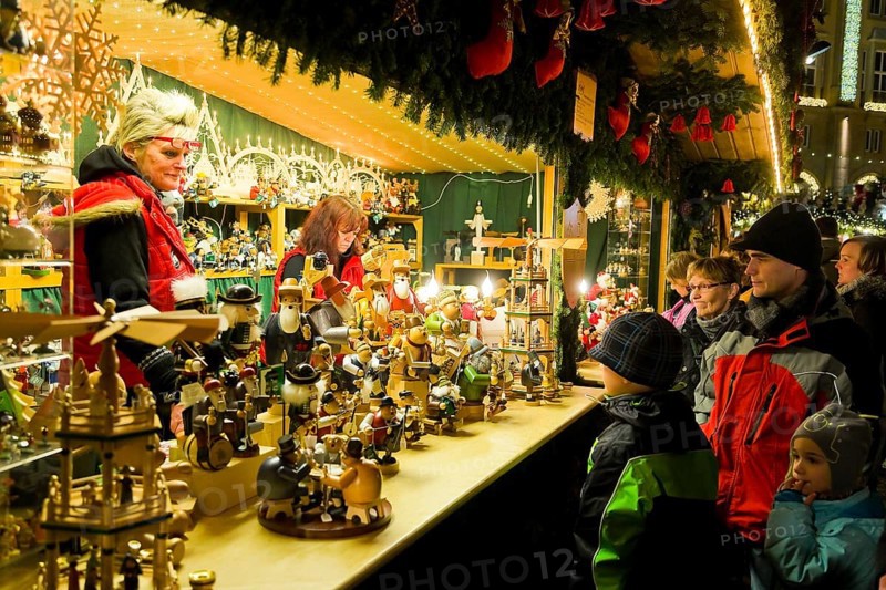 The Striezelmarkt, which has been held since 1434, is the oldest Christmas market in Germany and takes place on the Altmarkt. In 2009 the market was redesigned, a special landmark is for example the world's largest candle arch