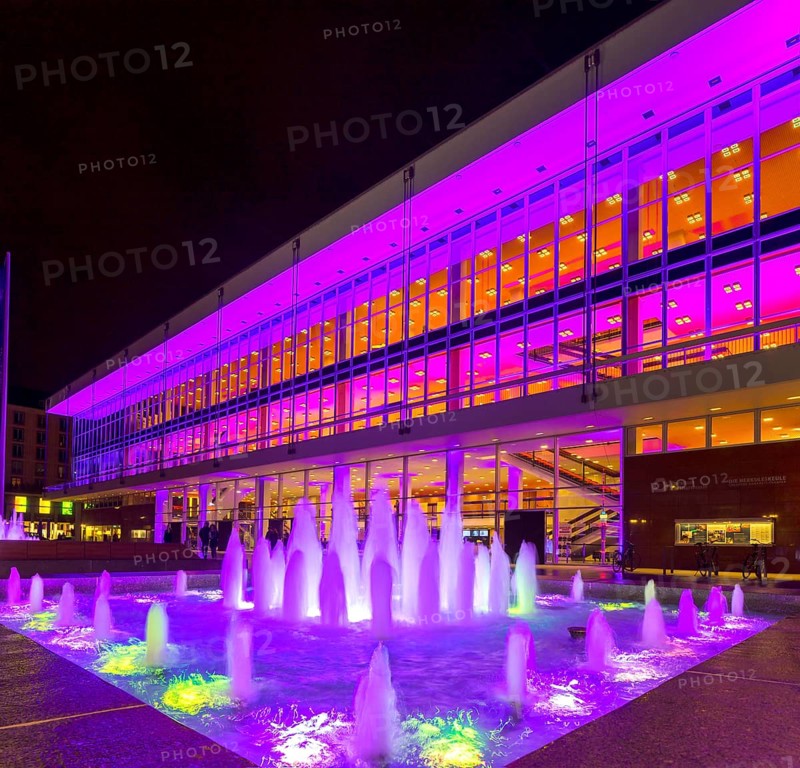 The Kulturpalast Dresden is a modernist GDR building by the architect Wolfgang Hänsch