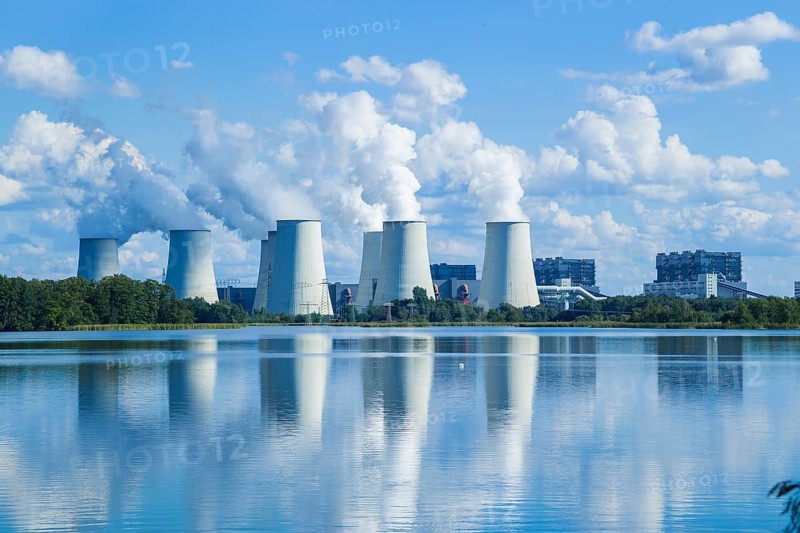 The Jänschwalde power plant is a thermal power plant in the south-east of Brandenburg, which is mainly fired by lignite from the Jänschwalde and Welzow-Süd opencast mines in Lower Lusatia, as well as up to 400, 000 tonnes of waste per year. The power plant is operated by Lausitz Energie Kraftwerke AG