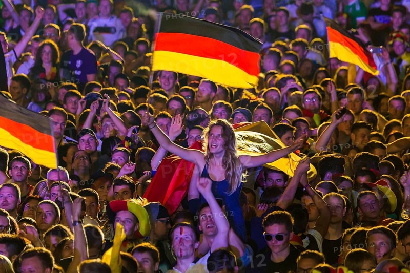 DEU Sachsen Dresden Public Viewing in Dresden Public Viewing on the banks of the Elbe in Dresden on the grounds of the Filmnächte am Elbufer, when the matches from Brazil are broadcast on the big screen, thousands of fans cheer for their team and experience the victory of the DFB Elf